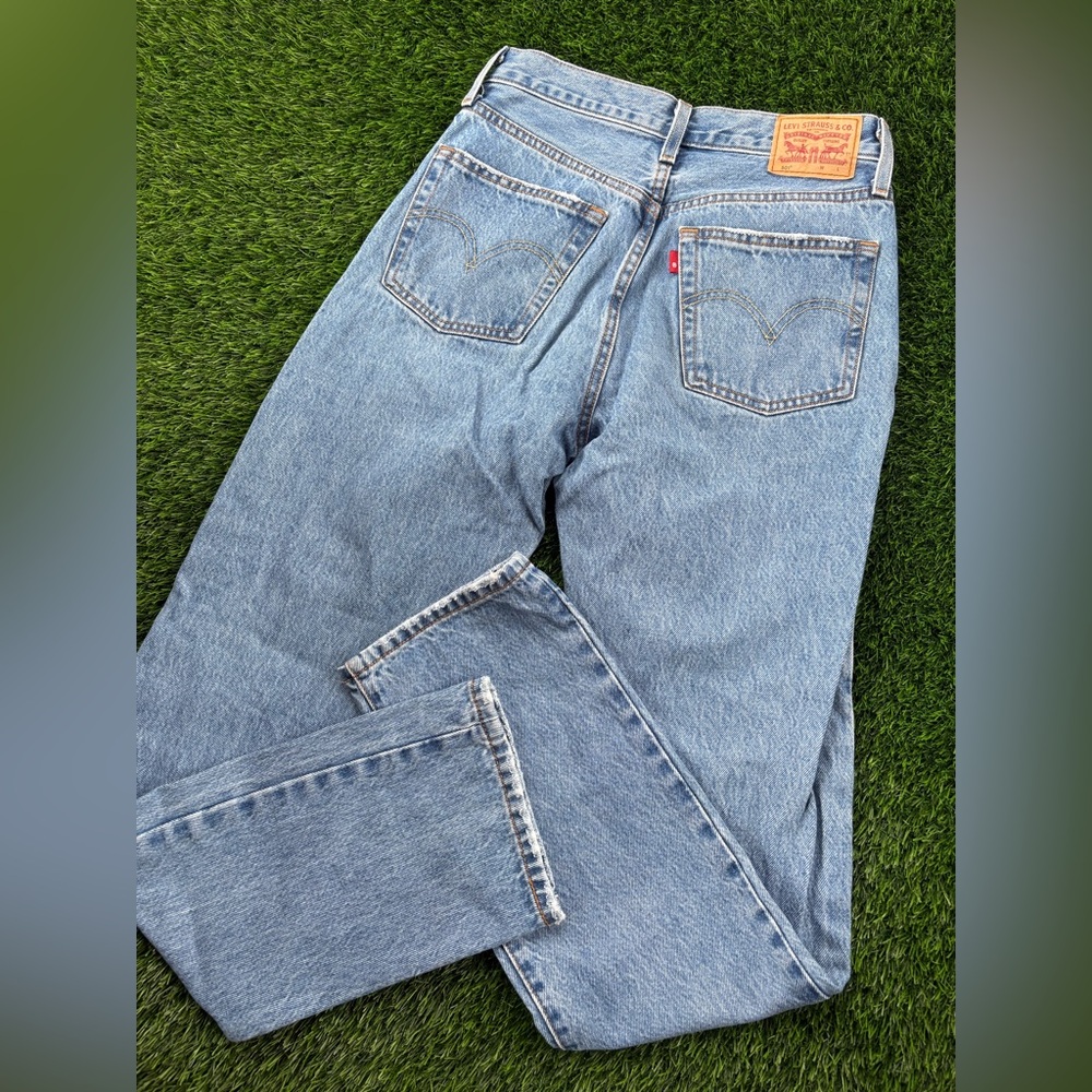 Levi's Straight Leg Jeans - Light Blue Wash - Picture 8 of 10